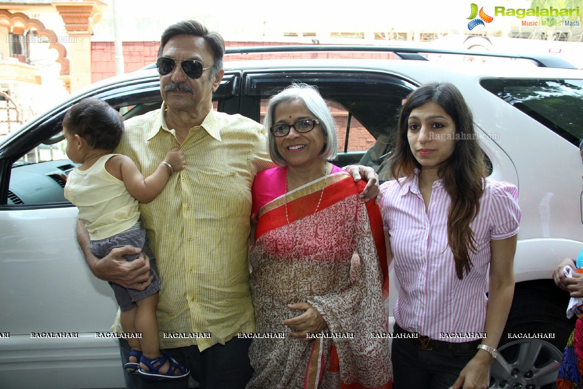 Bollywood Celebs at Lok Sabha Polls 2014