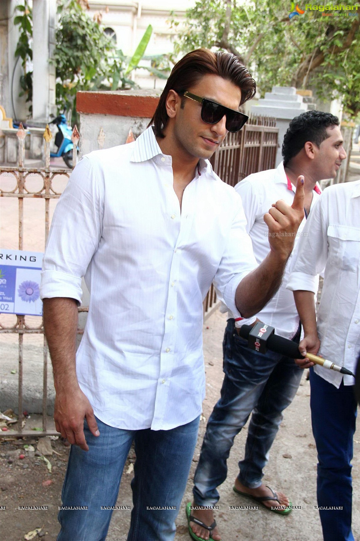 Bollywood Celebs at Lok Sabha Polls 2014