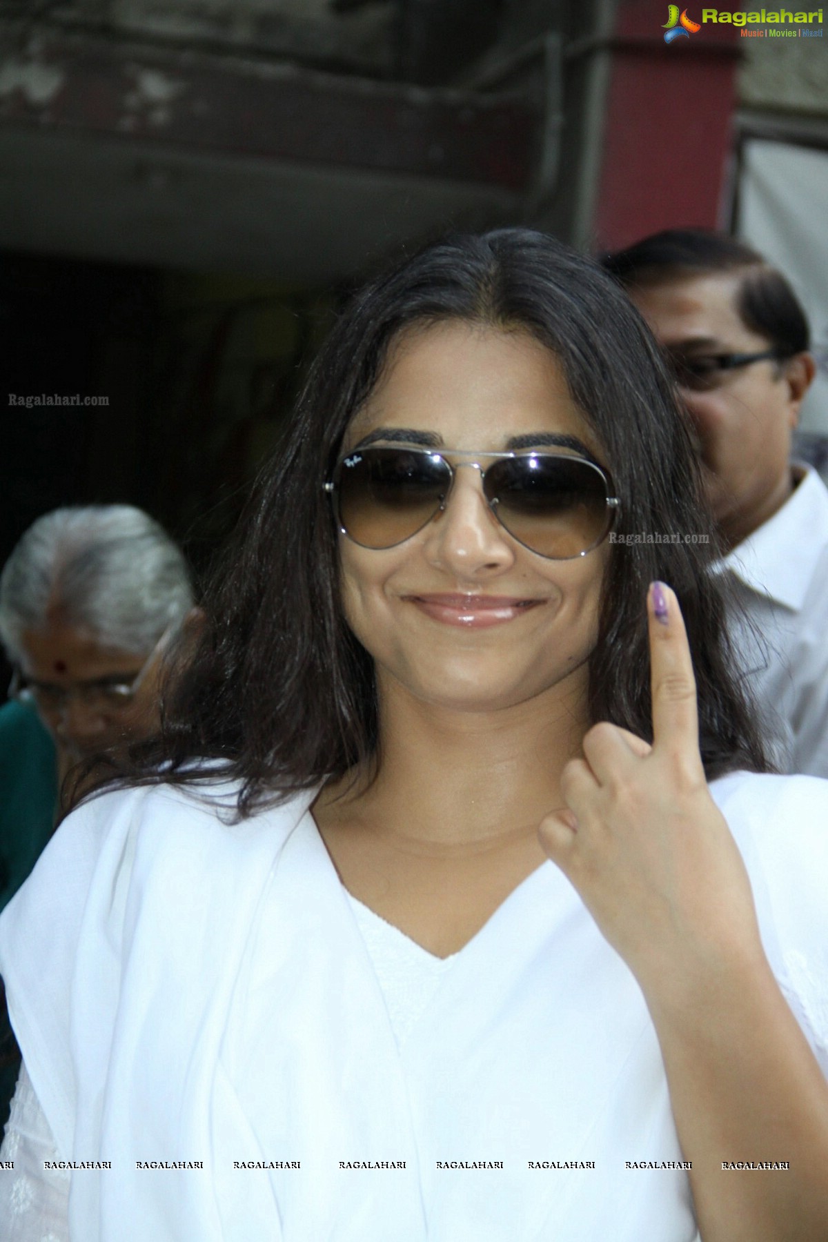 Bollywood Celebs at Lok Sabha Polls 2014