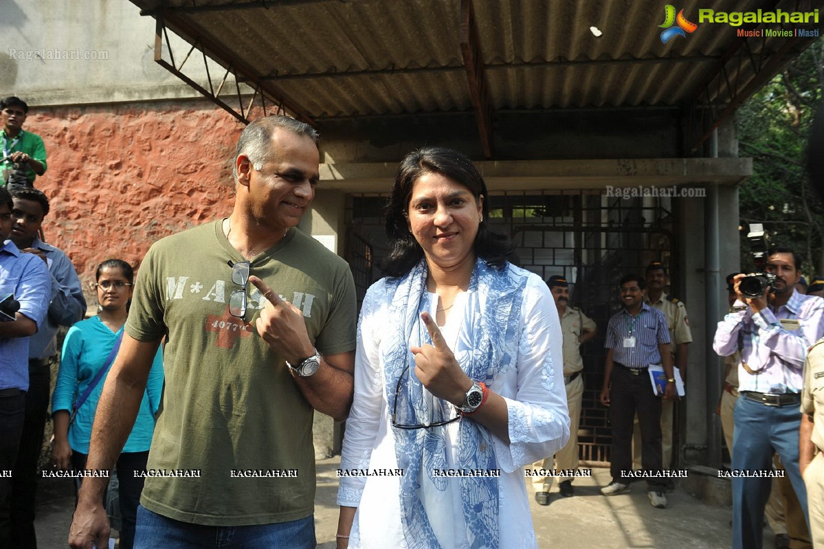 Bollywood Celebs at Lok Sabha Polls 2014