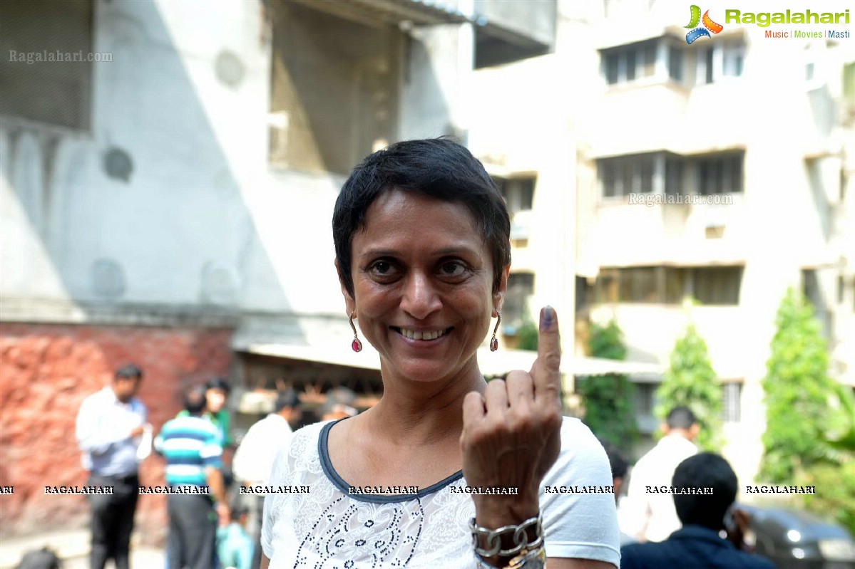 Bollywood Celebs at Lok Sabha Polls 2014