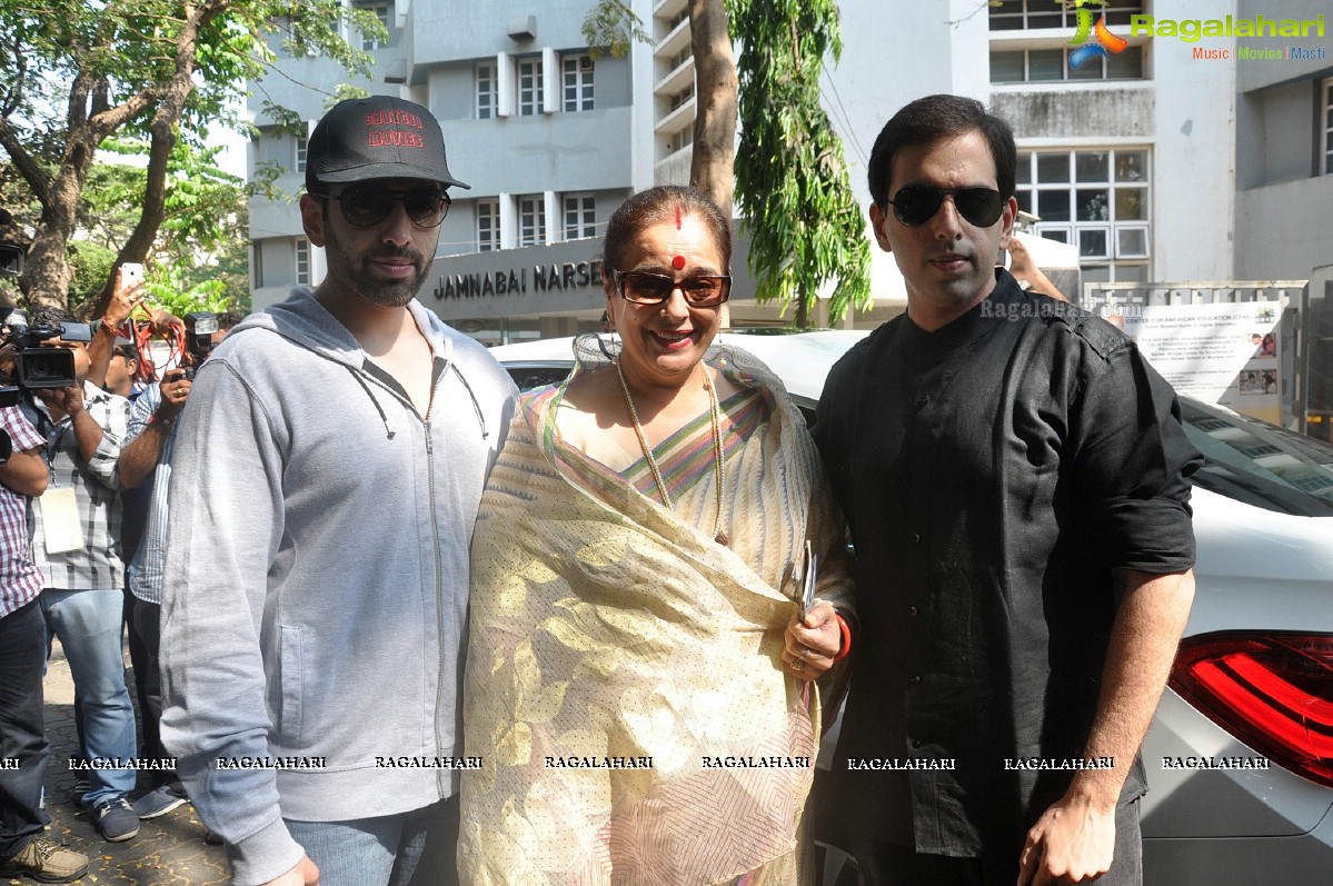 Bollywood Celebs at Lok Sabha Polls 2014