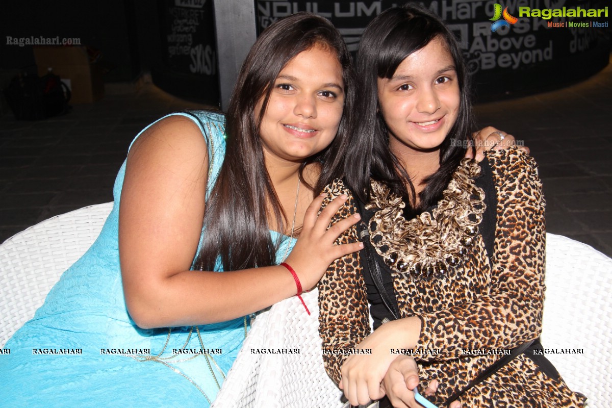 Leesha Agarwal Birthday Bash 2014 at Air Lounge, Hyderabad