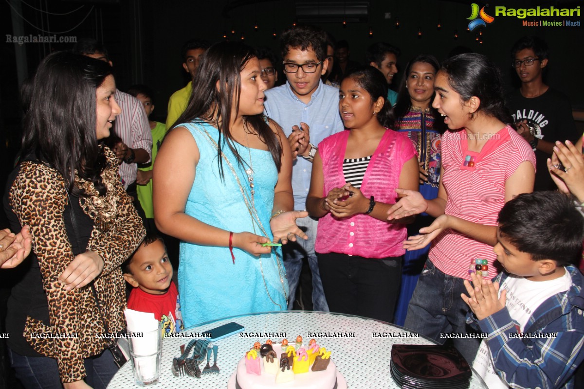 Leesha Agarwal Birthday Bash 2014 at Air Lounge, Hyderabad