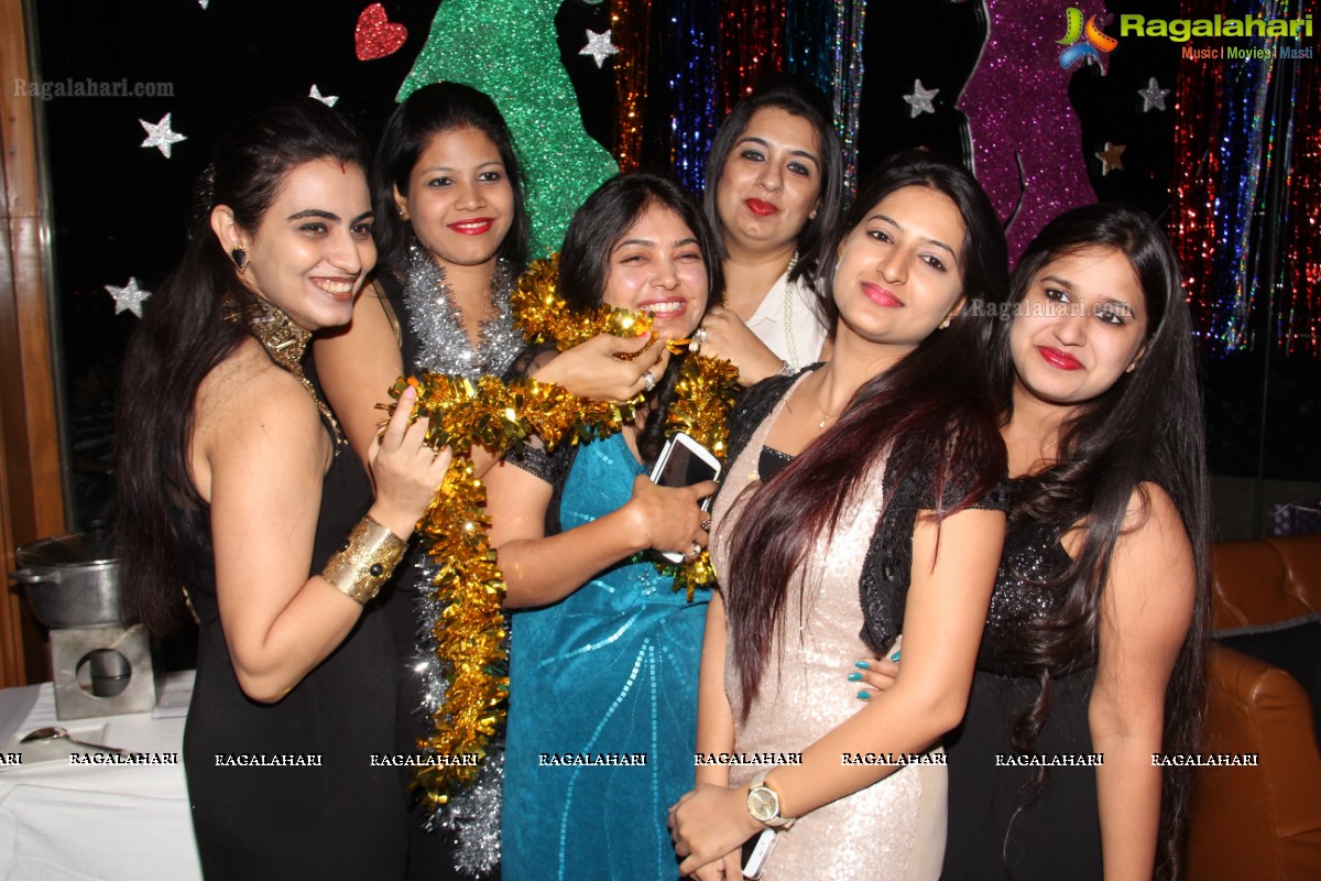 Partyholics - Glam and Glitter Party