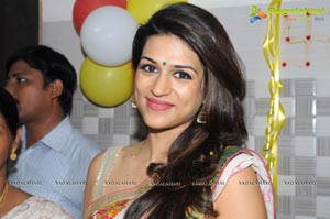 Shraddha Das Proddatur Clinic Launch