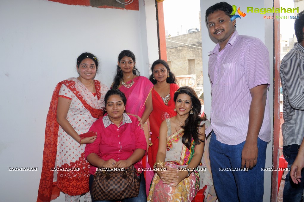 Shraddha Das launches Shri Dhanwantari Diagnostic Center, Proddatur