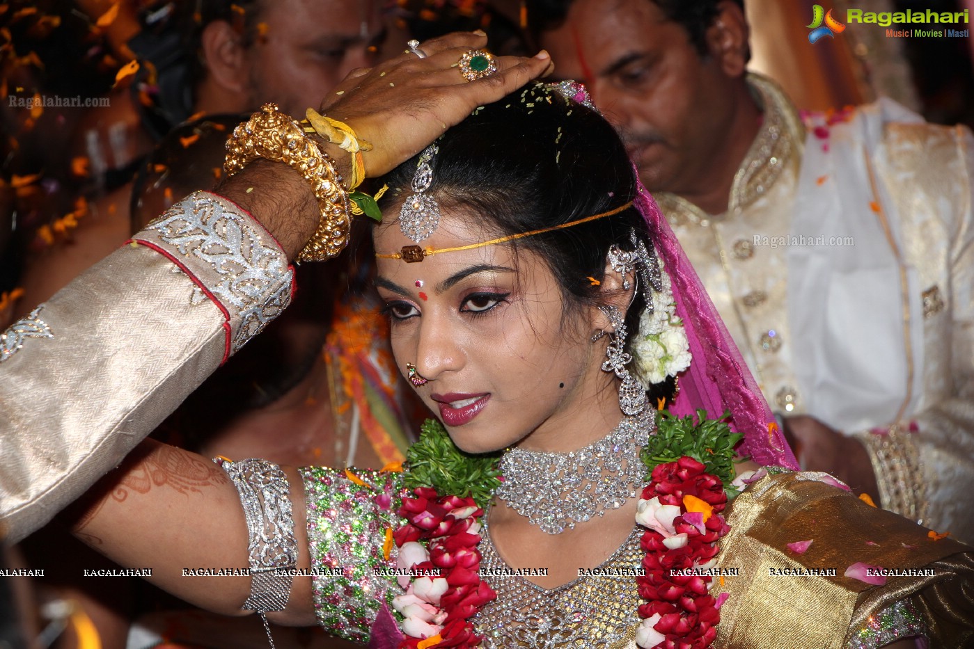 Pruthviraj Reddy-Madhuri Reddy Grand Wedding Ceremony