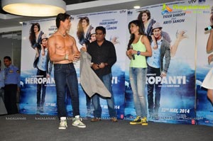 Tiger Shroff-Kriti Sanon World Dance Day