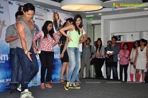 Tiger Shroff-Kriti Sanon World Dance Day