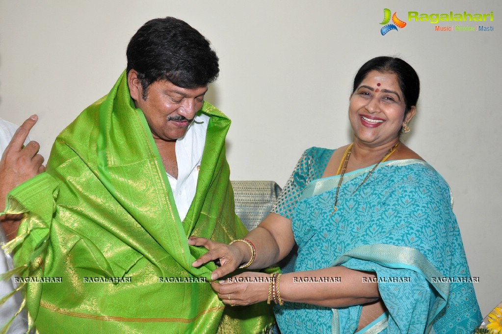 Rajendra Prasad Felicitated by Tammineni, Kavitha and others