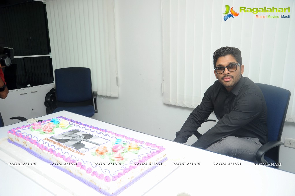 Allu Arjun Birthday Celebrations 2015