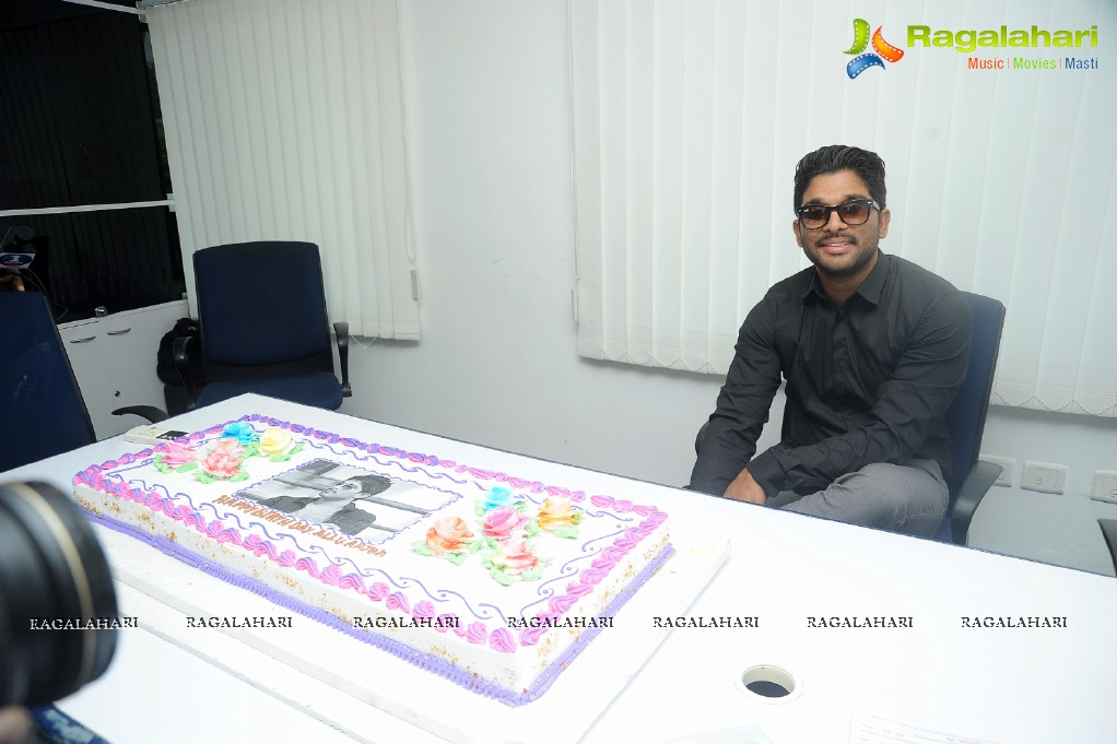 Allu Arjun Birthday Celebrations 2015