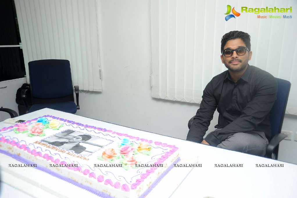 Allu Arjun Birthday Celebrations 2015