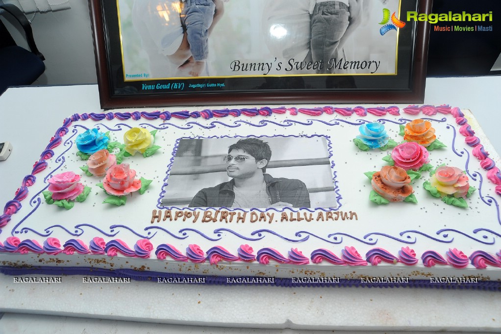 Allu Arjun Birthday Celebrations 2015