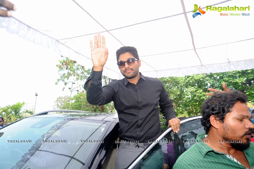 Allu Arjun Birthday Celebrations 2015