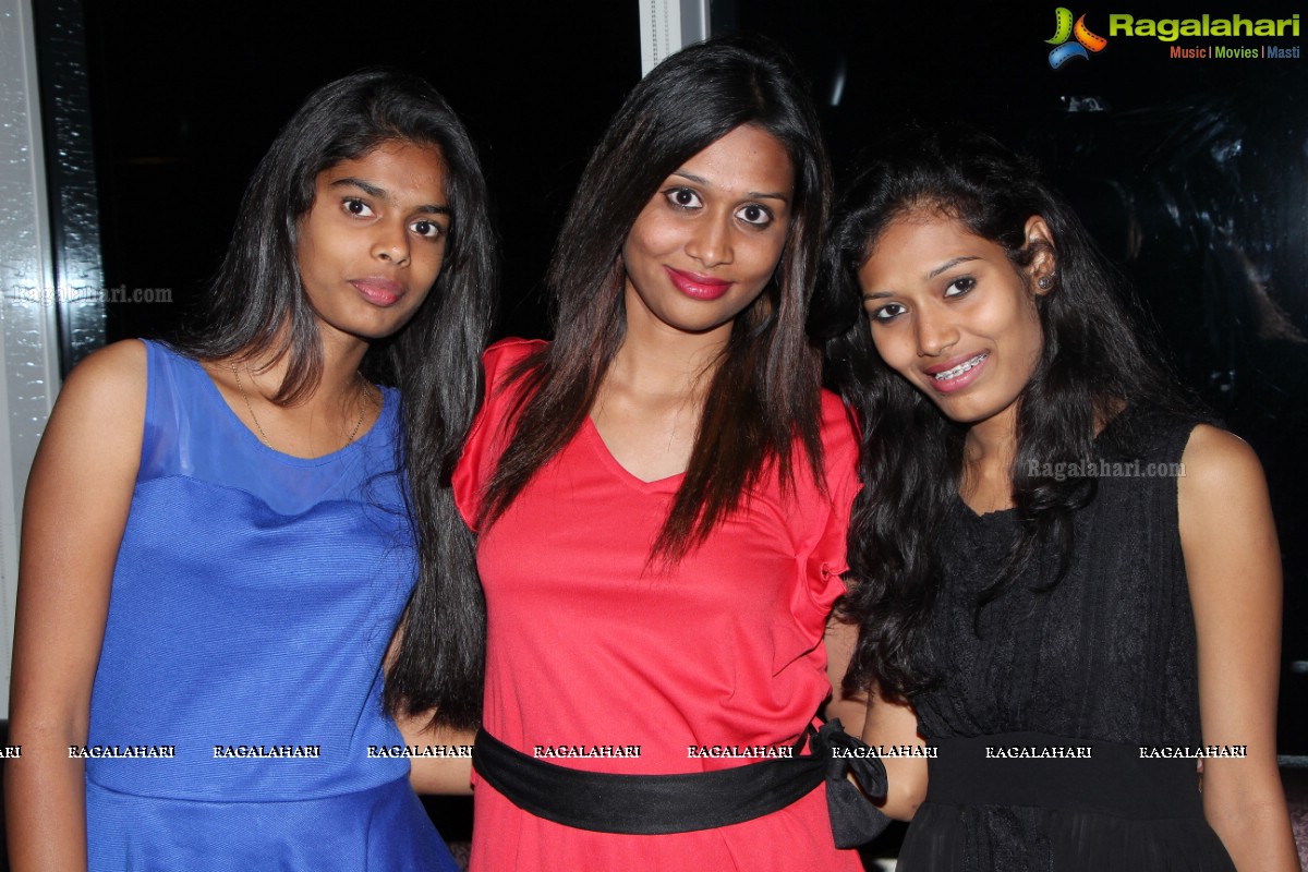 Bluemoon Ladies Night with Heroine Priya Anduluri at Club Republic, Hyderabad