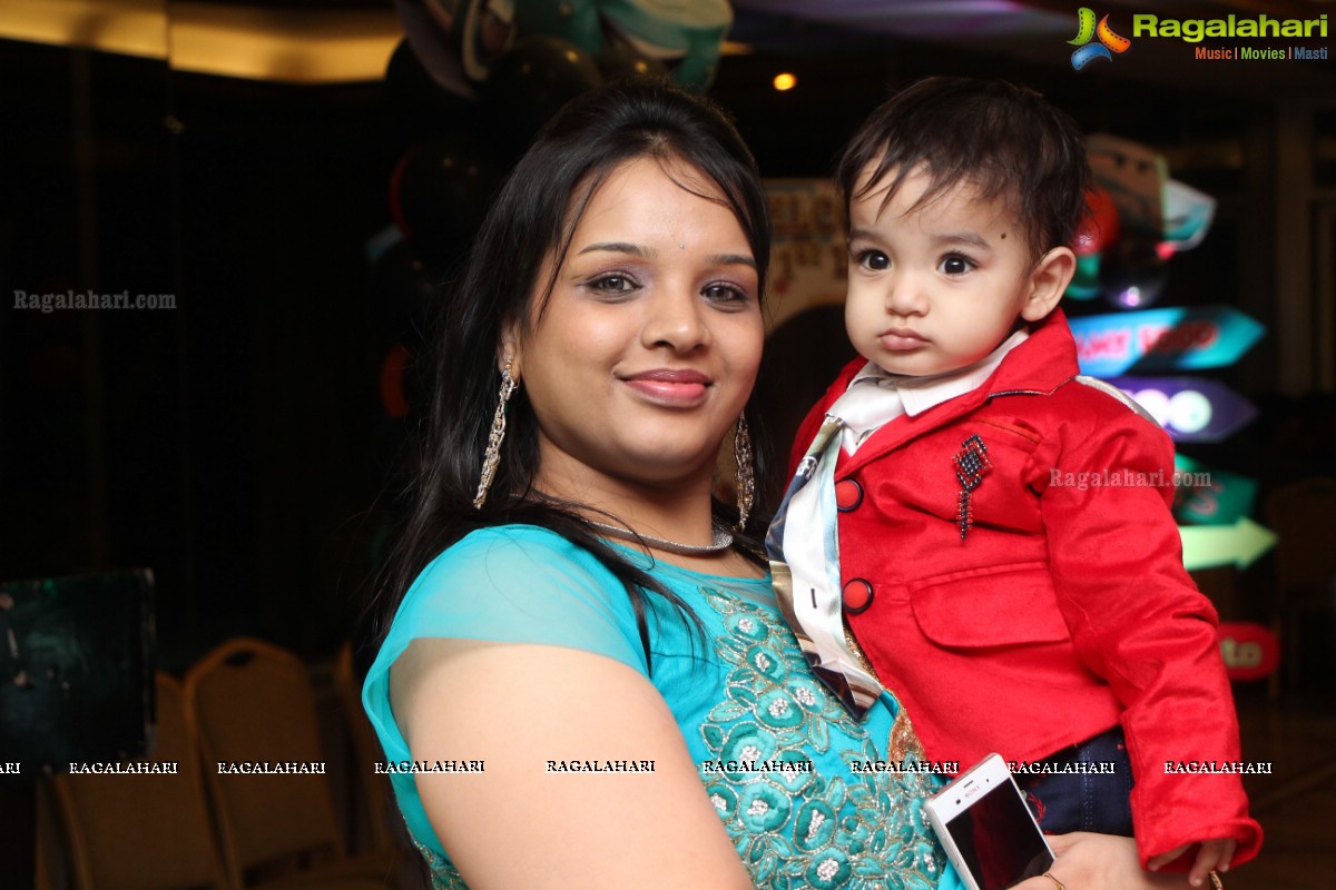 1st Birthday Celebrations of Dhruvansh Agarwal at A'La Liberty, Hyderabad