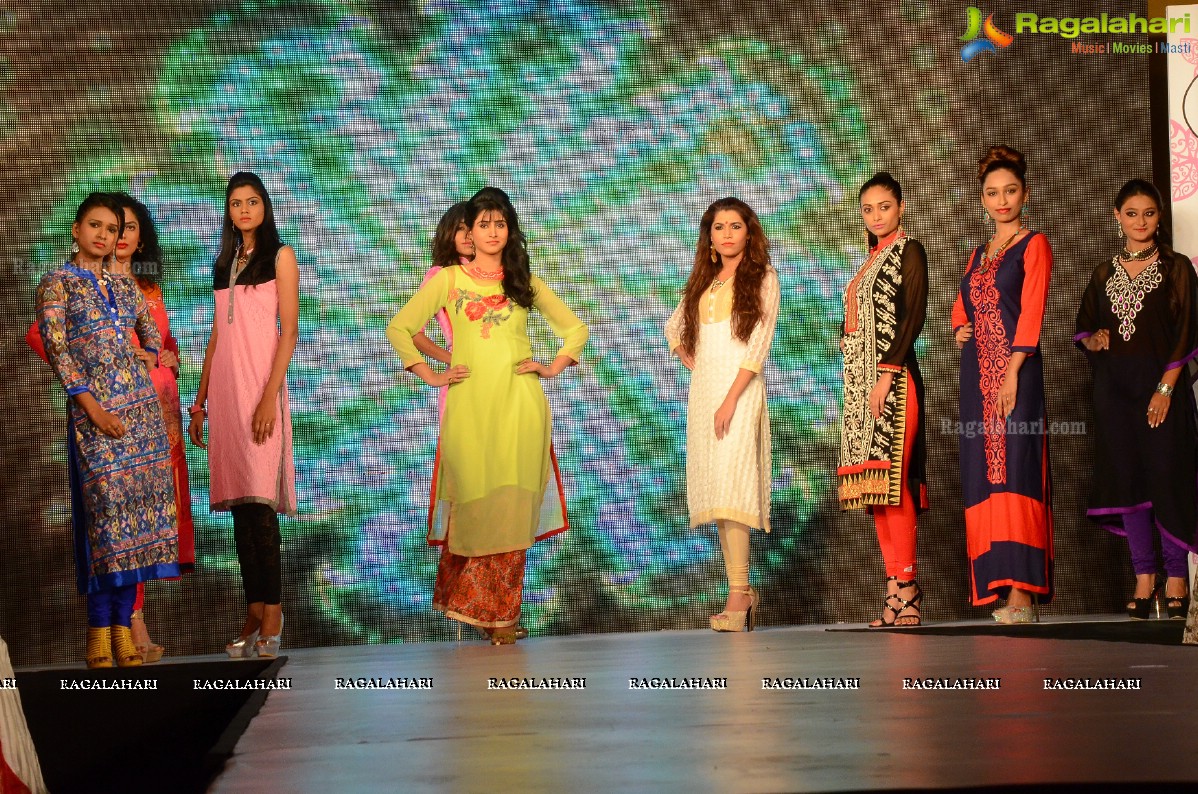 Kaira Fashion Show with Saina Nehwal