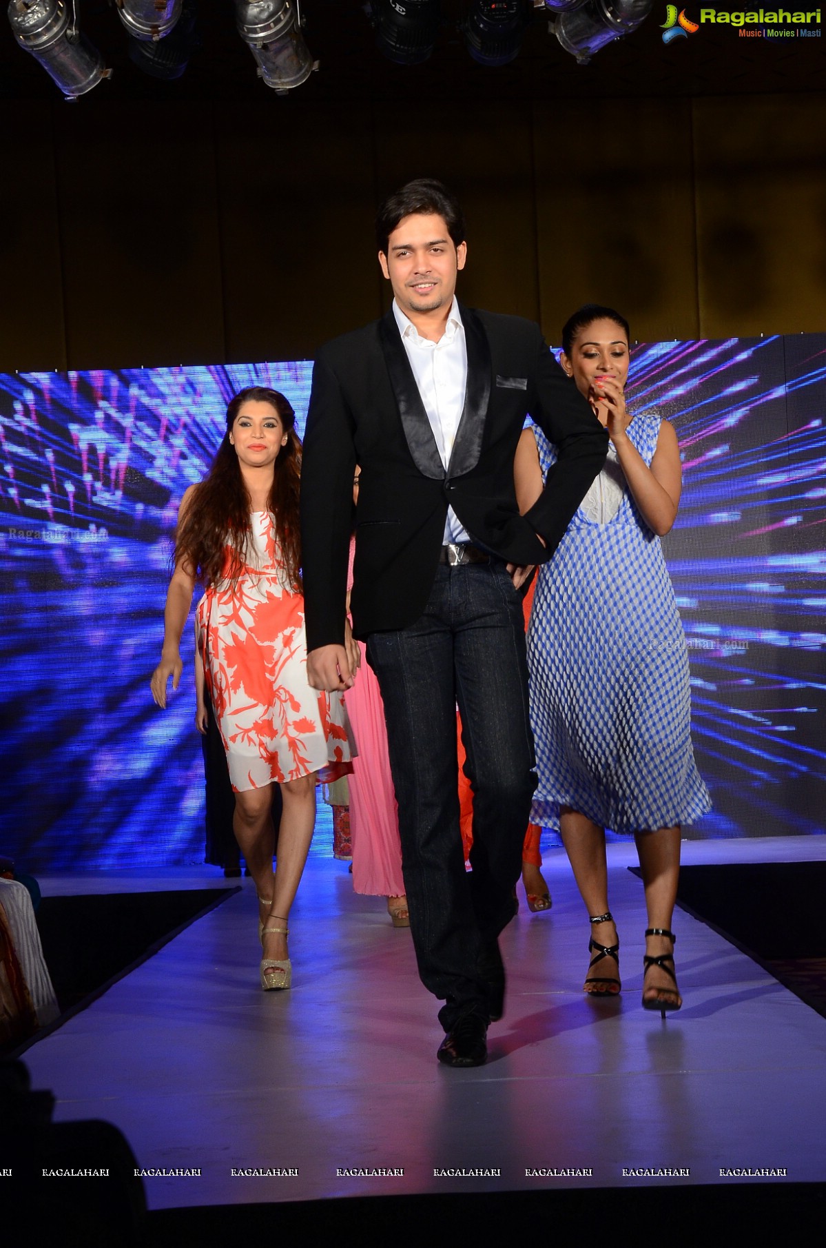 Kaira Fashion Show with Saina Nehwal