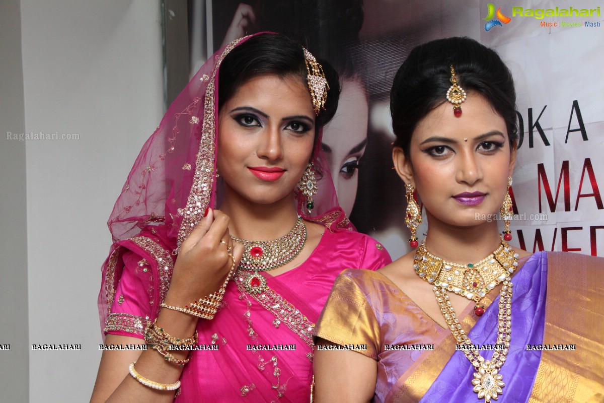 Bridal Makeup Workshop by Sushma Khan at Lakme Studio, Dargah