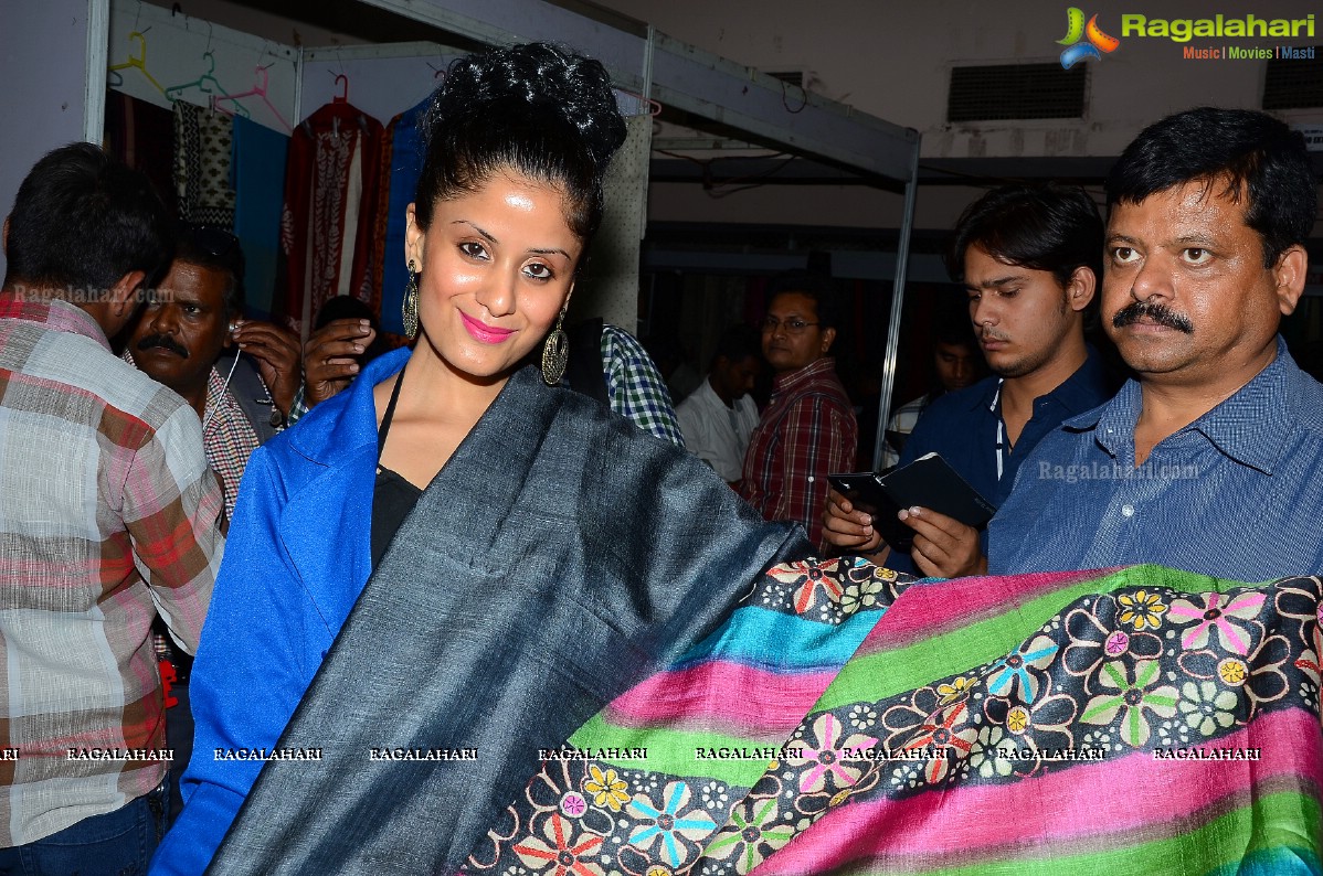 Anukriti Govind Sharma launches National Silk Expo at Sri Sathya Sai Nigamagamam