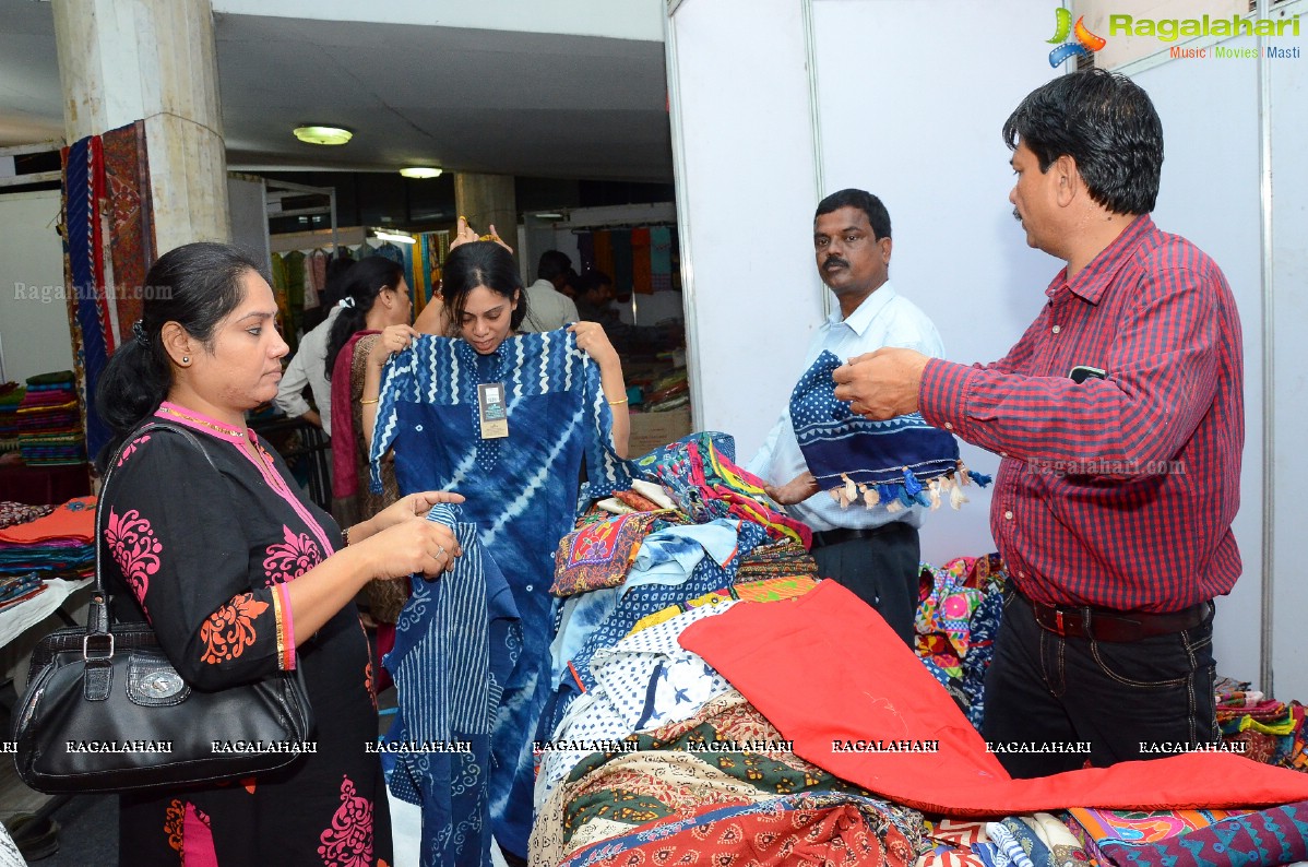 Anukriti Govind Sharma launches National Silk Expo at Sri Sathya Sai Nigamagamam