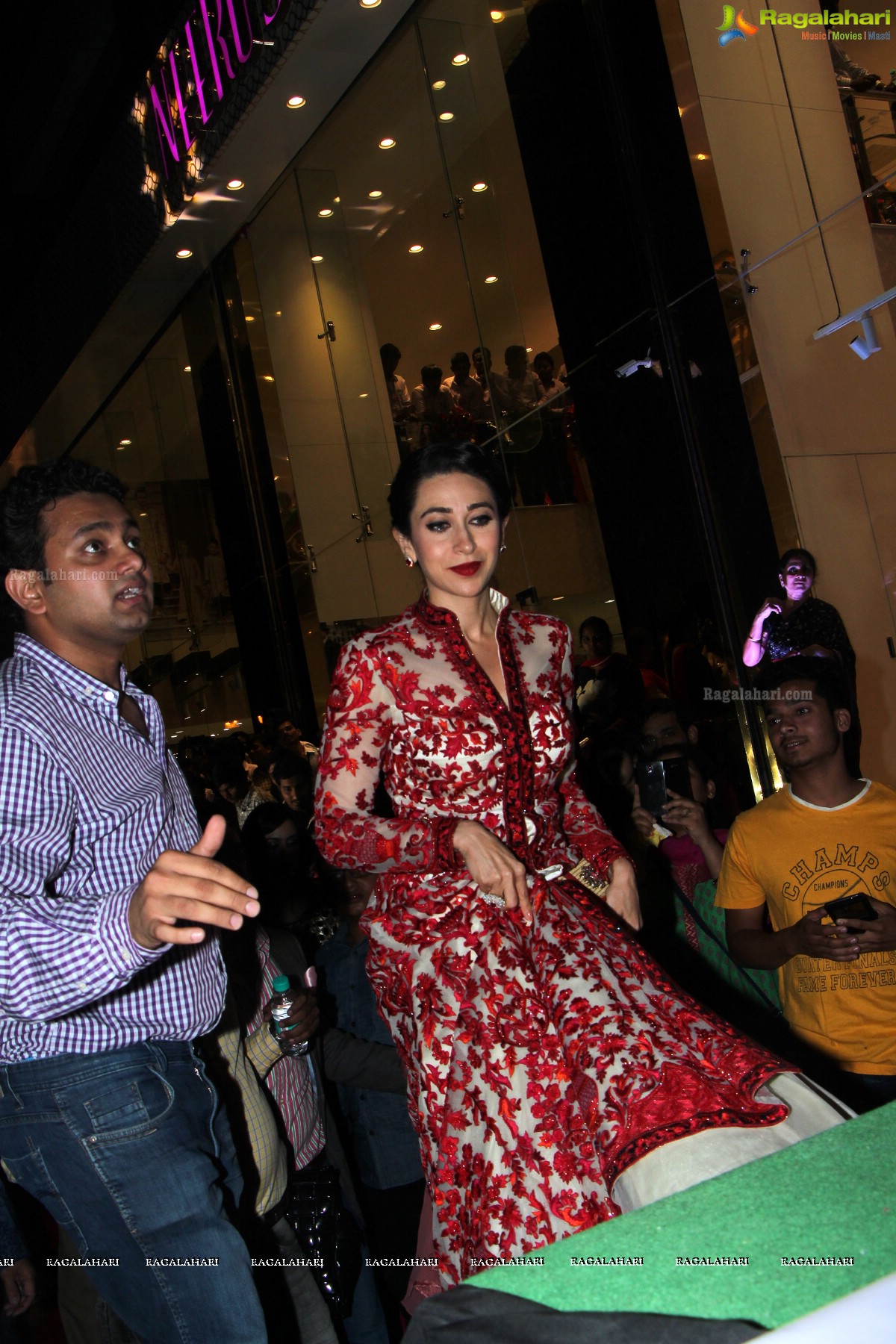 Neeru's Grand Launch by Karisma Kapoor at Kukatpally, Hyderabad
