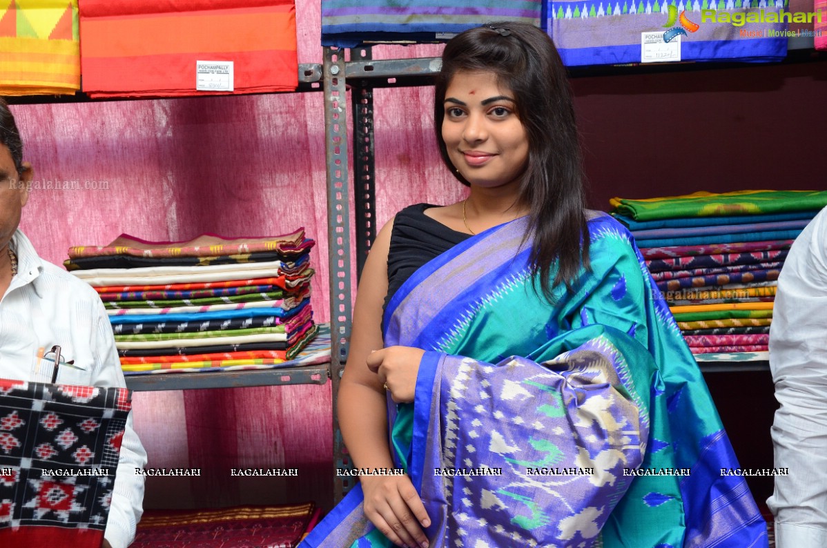 Anusha inaugurates Pochampally IKAT Art Mela at Y.W.C.A, Hyderabad