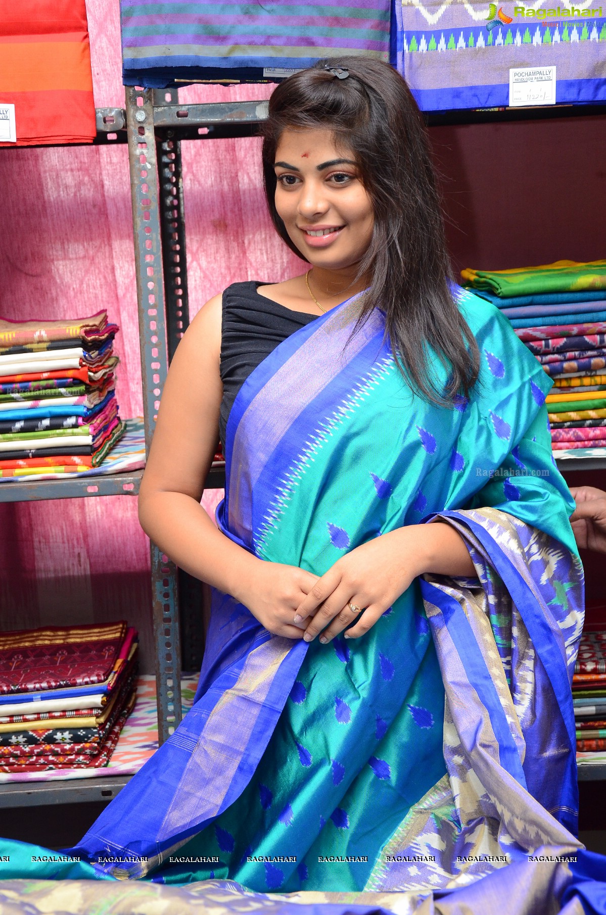 Anusha inaugurates Pochampally IKAT Art Mela at Y.W.C.A, Hyderabad