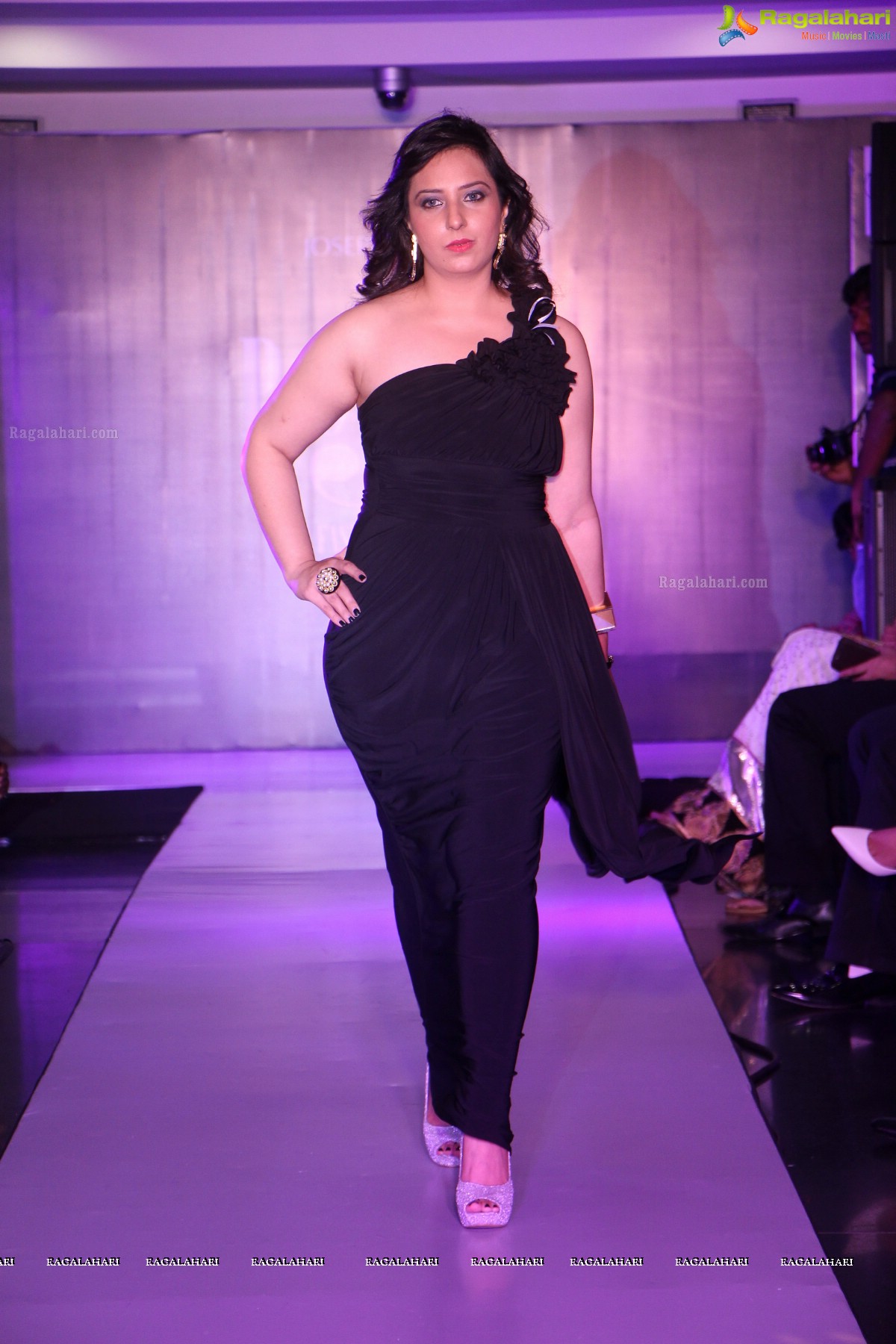 Pokaz J - Fashion Show at Muse Art Gallery, Hyderabad