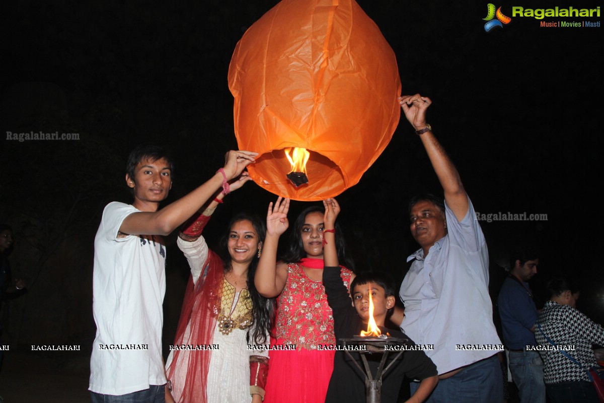 Grand Finale Day of 'Rise Up 2015' - India's Biggest Sky Lantern Festival