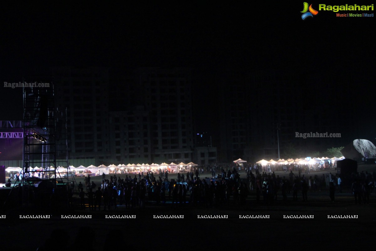 Grand Finale Day of 'Rise Up 2015' - India's Biggest Sky Lantern Festival