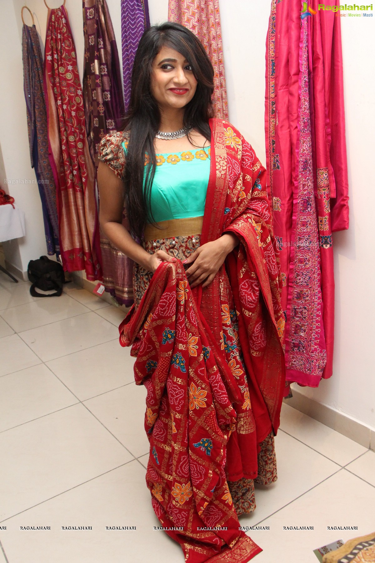Roopa Reddy launches Shrujan 'Kutchhi Hand Embroidery' Expo in Hyderabad