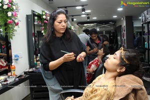 Sushma Khan Makeup Workshop