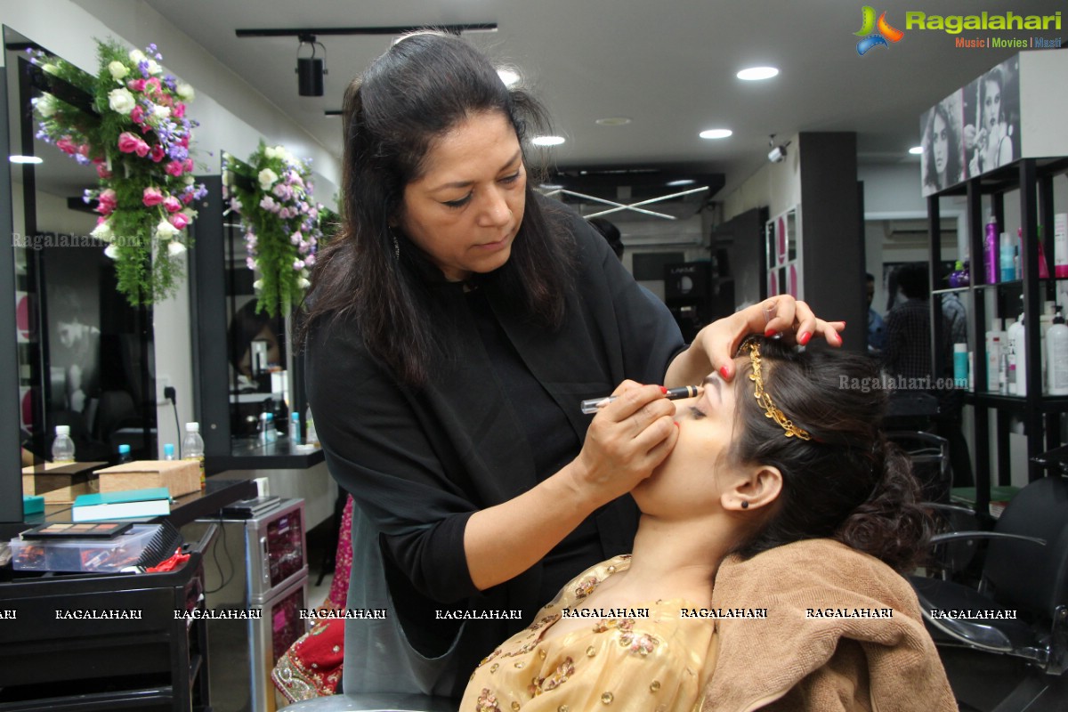 Sushma Khan Make-up Workshop at Lakme Salon, King Koti, Hyderabad