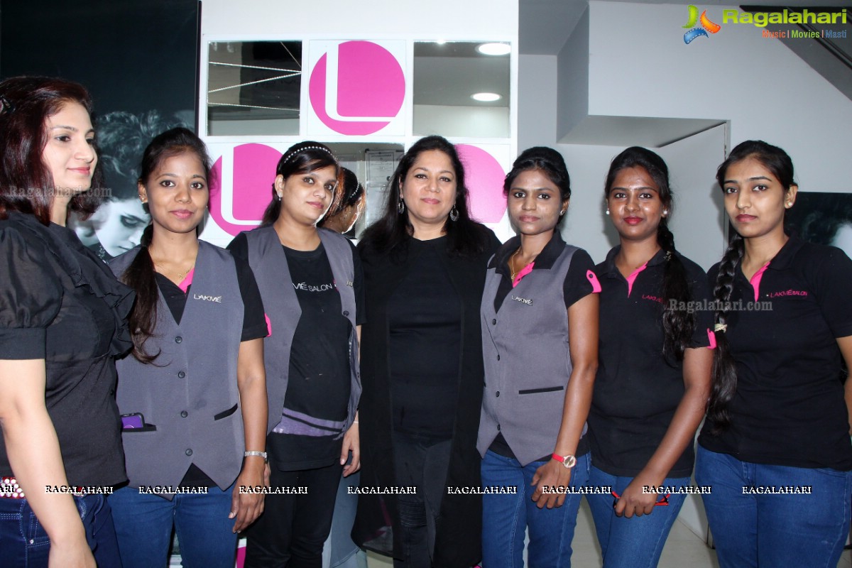 Sushma Khan Make-up Workshop at Lakme Salon, King Koti, Hyderabad