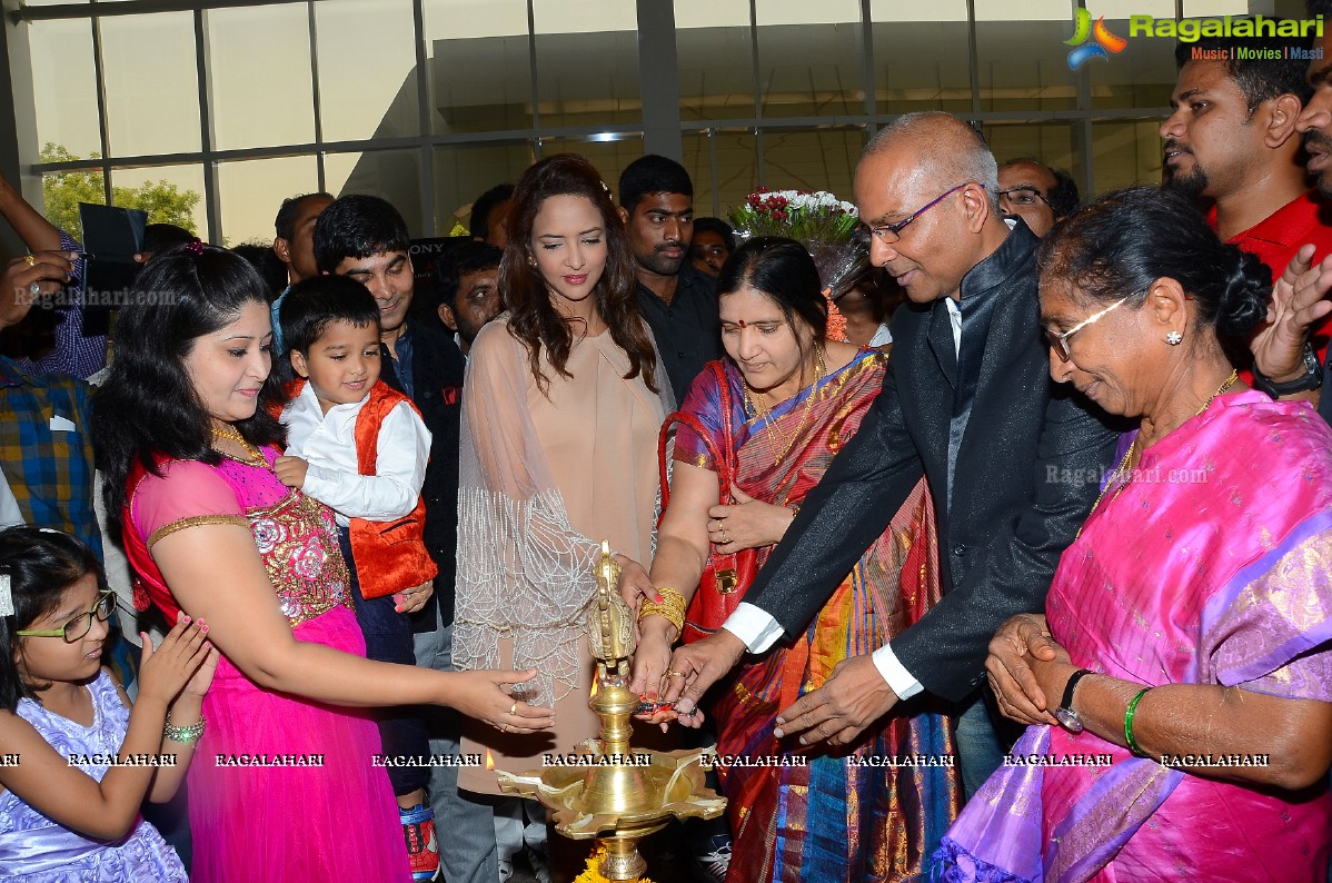 Lakshmi Manchu launches Villart Photo and Broadcast Film Expo 2015