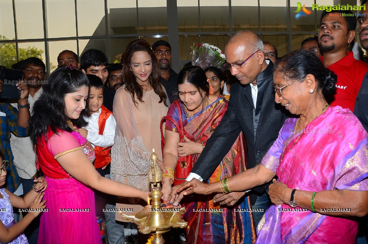 Lakshmi Manchu launches Villart Photo and Broadcast Film Expo 2015