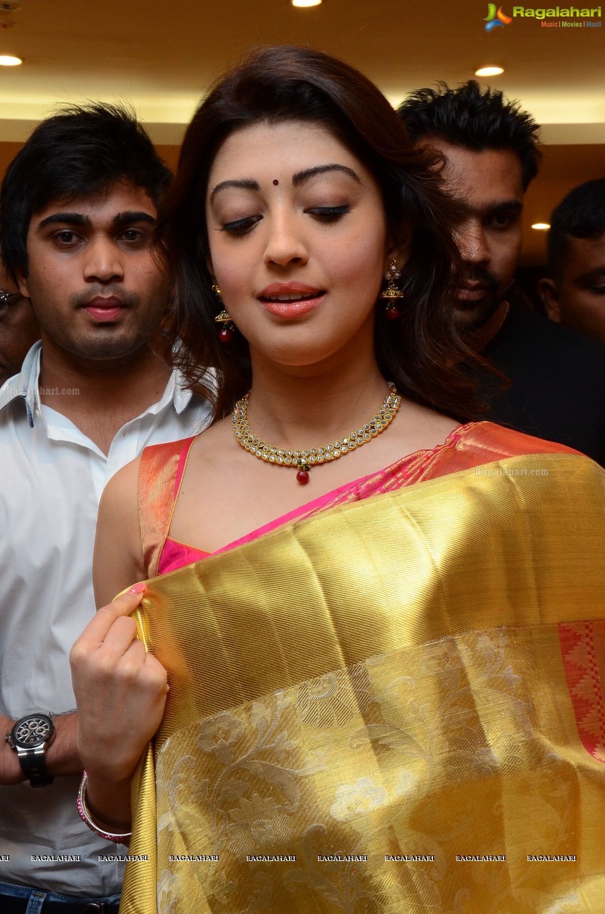 Pranitha Subhash launches Kancheepuram VRK Silks at Kukatpally