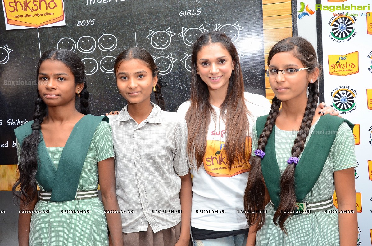 Aditi Rao Hydari at the P and G Vidyawanti Round Table ZP High School