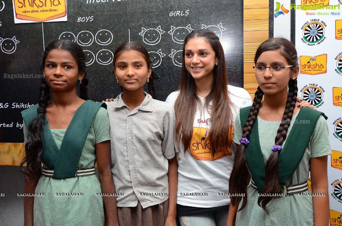 Aditi Rao Hydari at the P and G Vidyawanti Round Table ZP High School