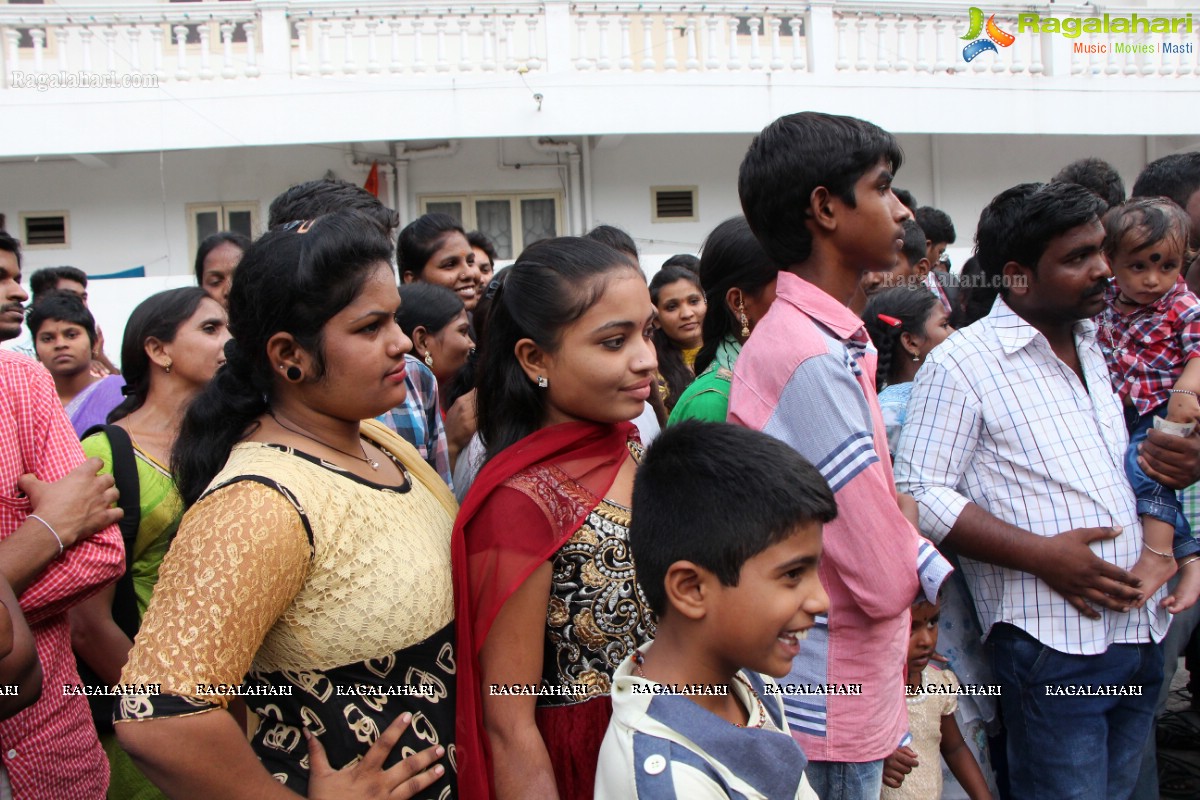 Raashi Khanna fund raising for Memu Saitham at Filmnagar Temple, Hyderabad
