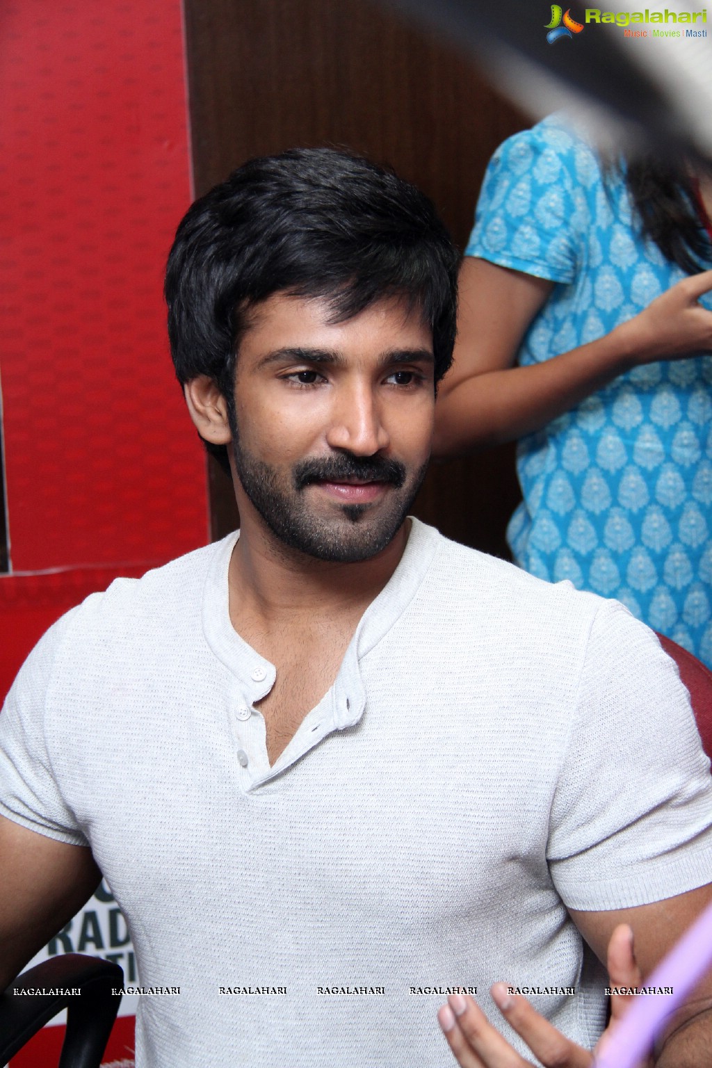 Aadhi at RED FM