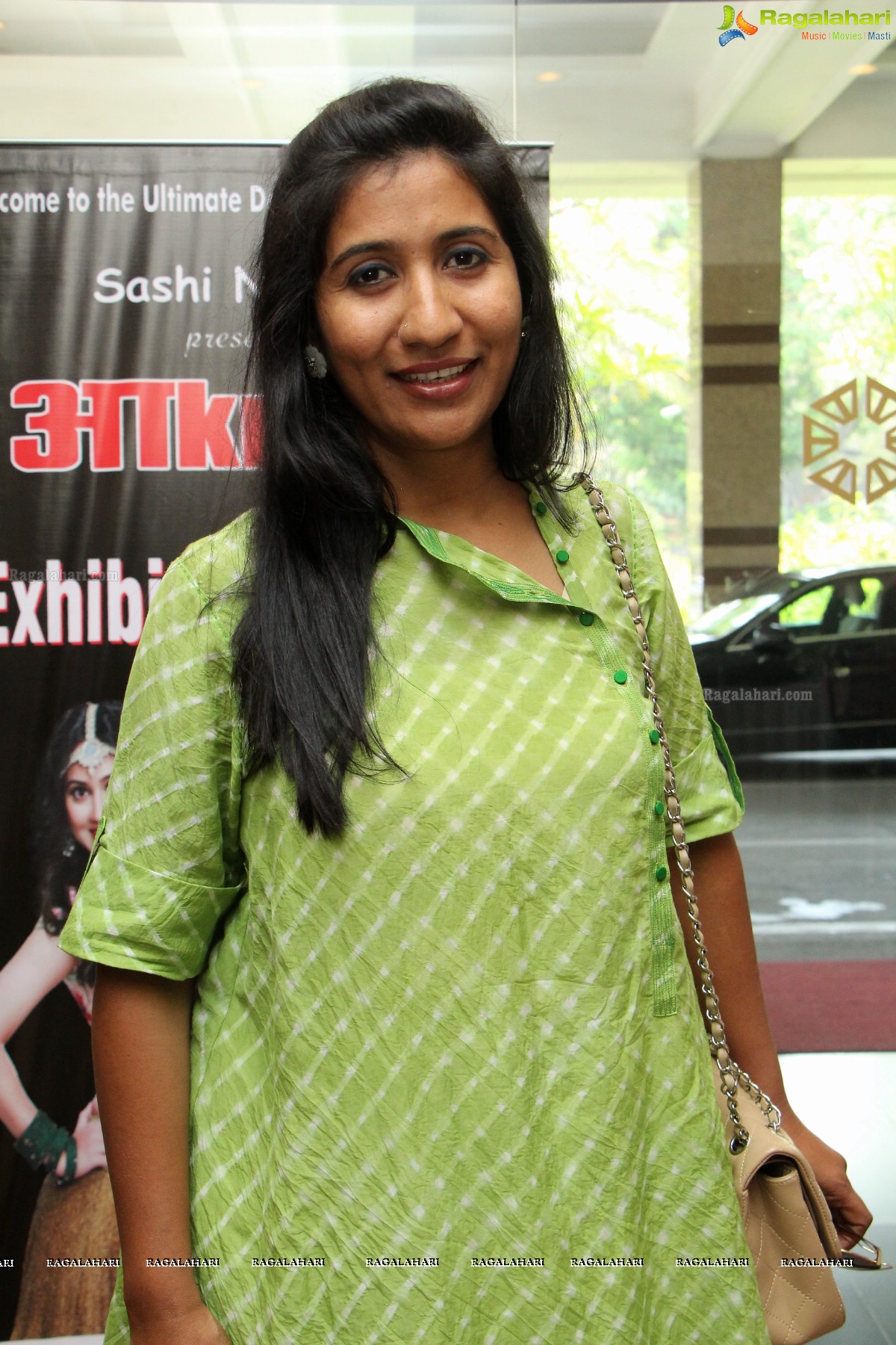 Neha Deshpande launches Summer and Wedding Collections 2016 of Sashi Nahata's Akritti Exhibition and Sale