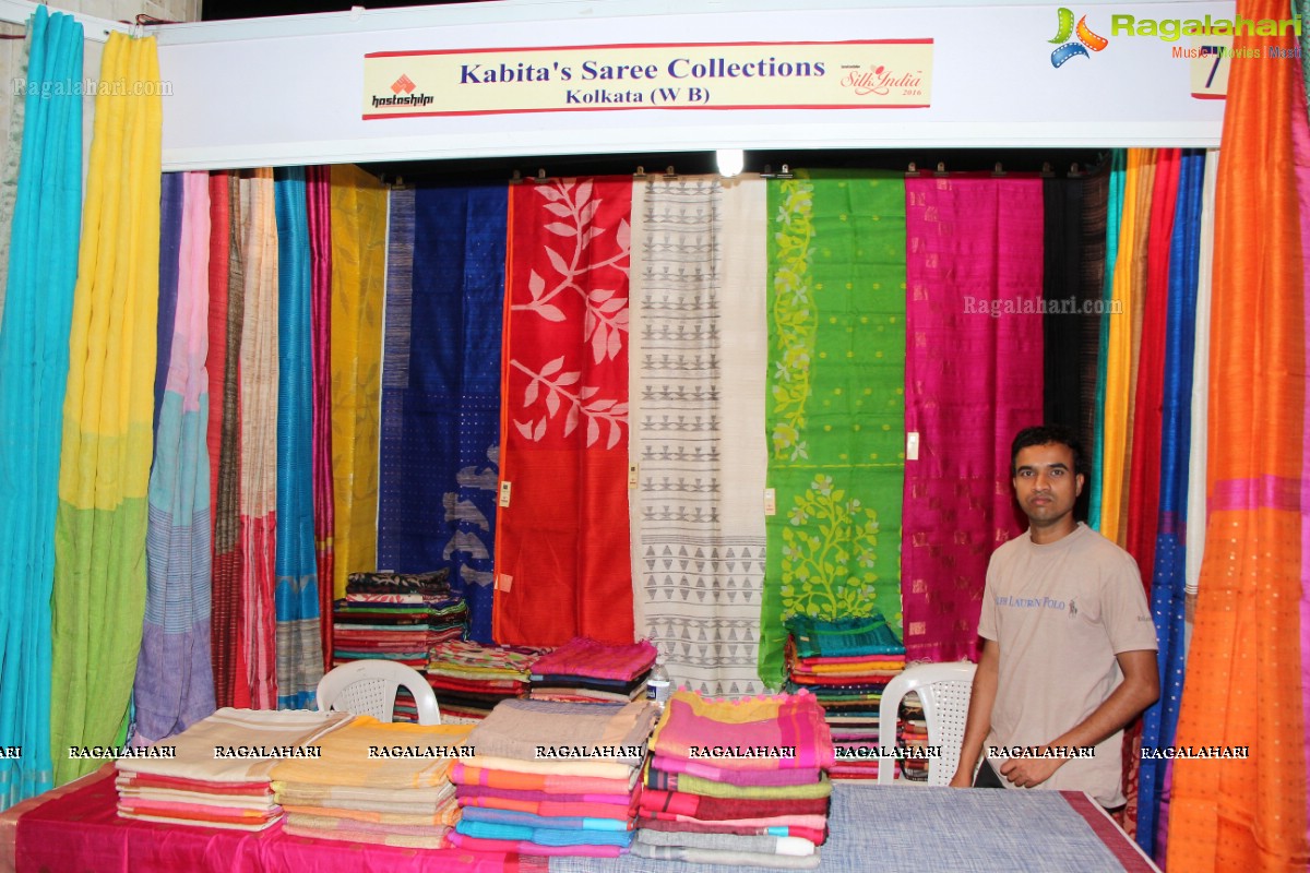 Bhanu Sree & Bina Mehta inaugurates Silk India Expo 2016 at Sri Satya sai Nigamagamam, Hyderabad