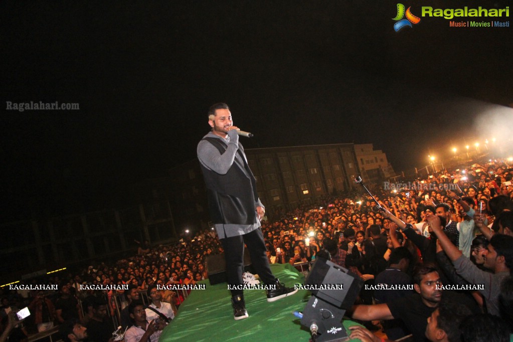 Honey Singh Live in Concert at Livewire 2K16 at Gurunanak Institutions, Hyderabad