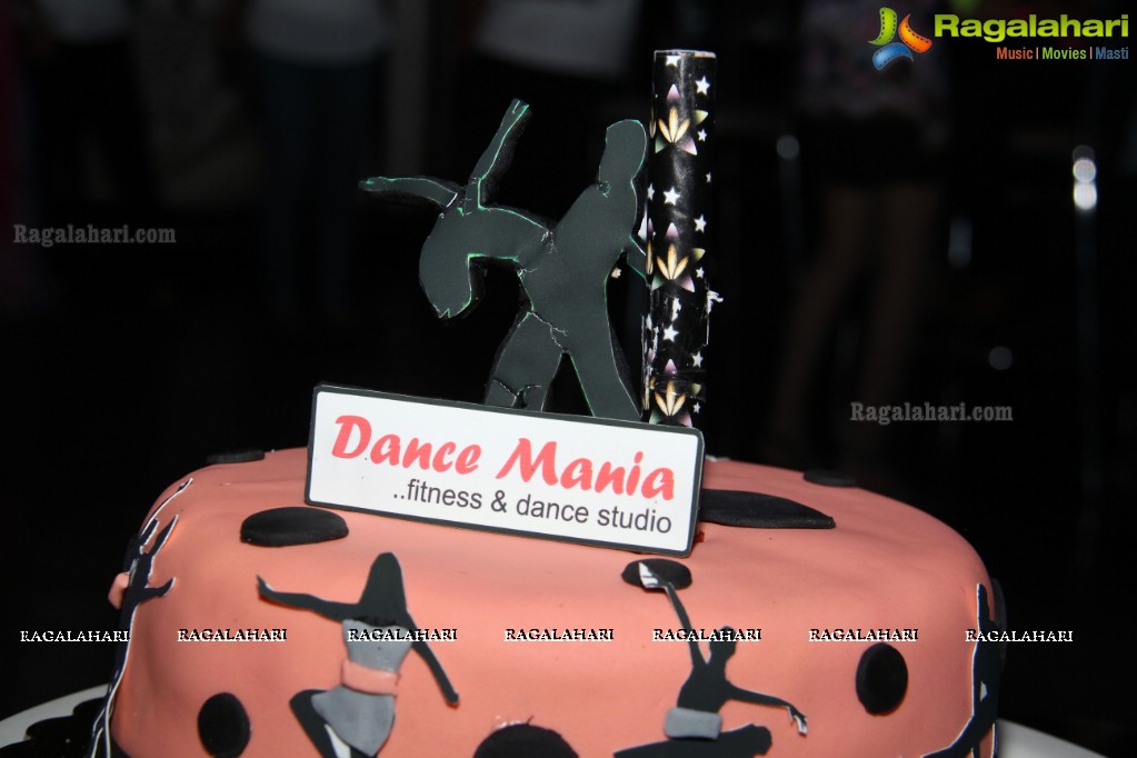 Dance Mania 3rd Anniversary Celebrations at Bottles & Chimney, Hyderabad