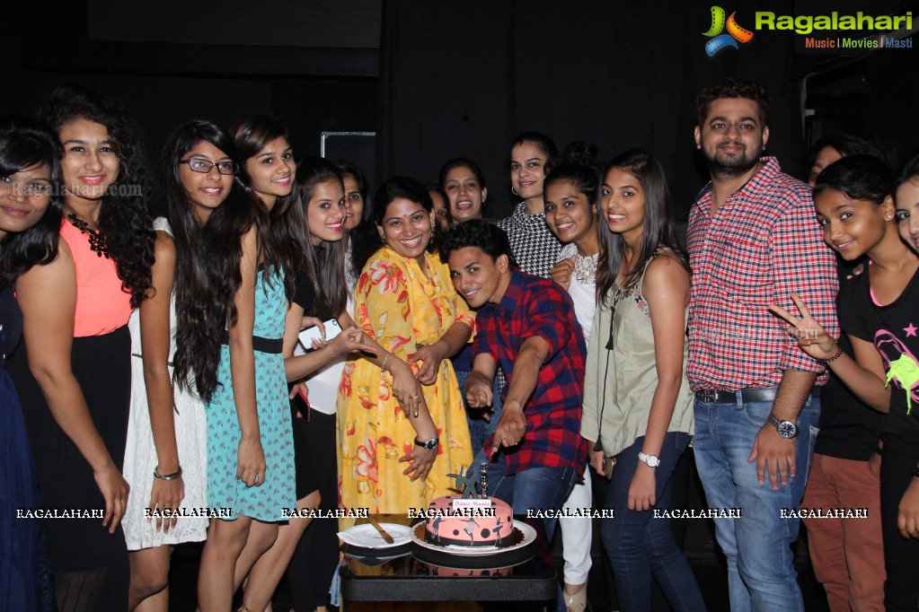 Dance Mania 3rd Anniversary Celebrations at Bottles & Chimney, Hyderabad