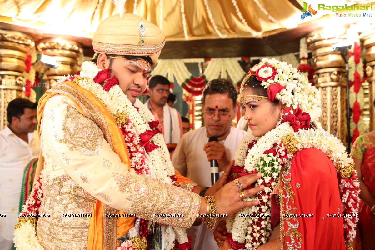 Grand Wedding Ceremony of Gowni Srikanth Goud with Cheepi Sudheesha, Hyderabad